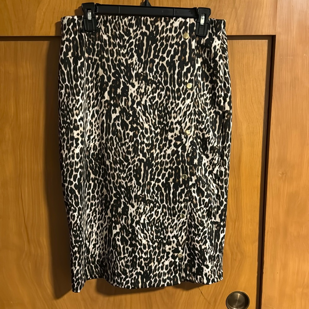 Animal Print MIDI Pencil Skirt with Gold snap details. Size Large.